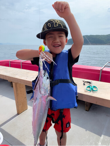 ビギナー、ファミリー、子供向けの、気軽に手ぶらで沖釣り。