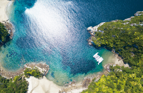 船で行く無人島SUP